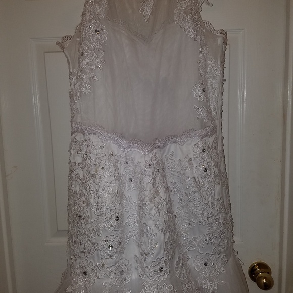 Wedding Dress - Picture 2 of 8